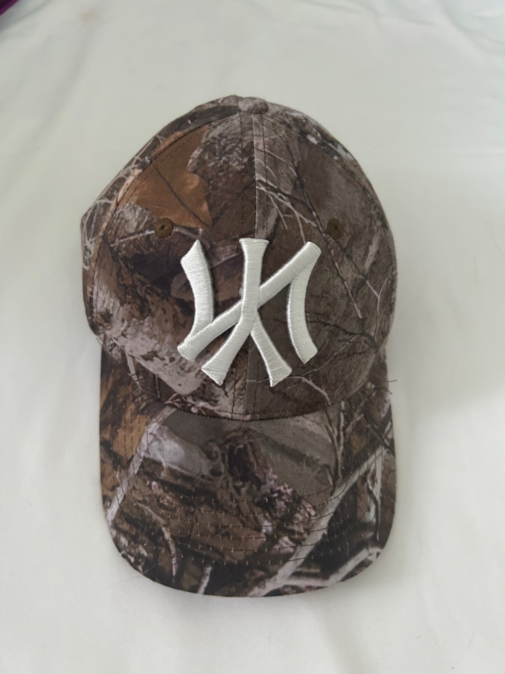 NY Yankees Realtree Camo Baseball Cap with White Embroidered Logo